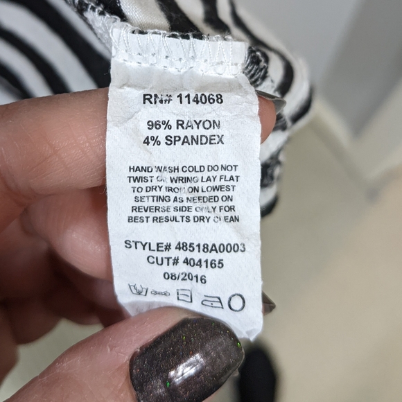 Ten Sixty Sherman 90s/00s style patch striped tee - Picture 7 of 7